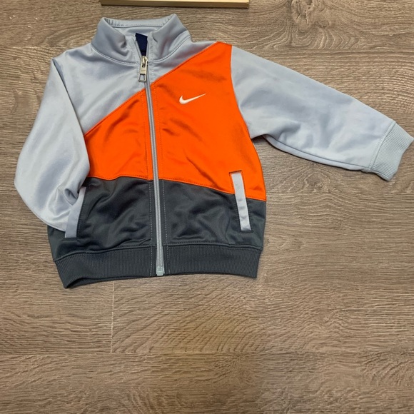 Nike Other - Nike Zip Up size 6-9m